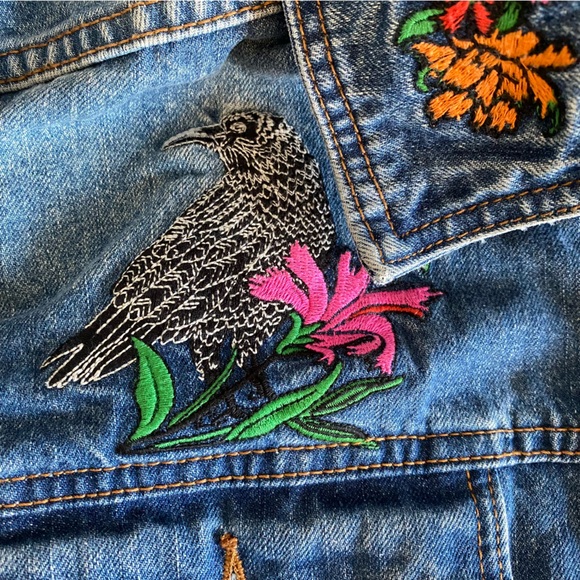 Urban Outifitters BDG embroidered denim jacket - Picture 4 of 6